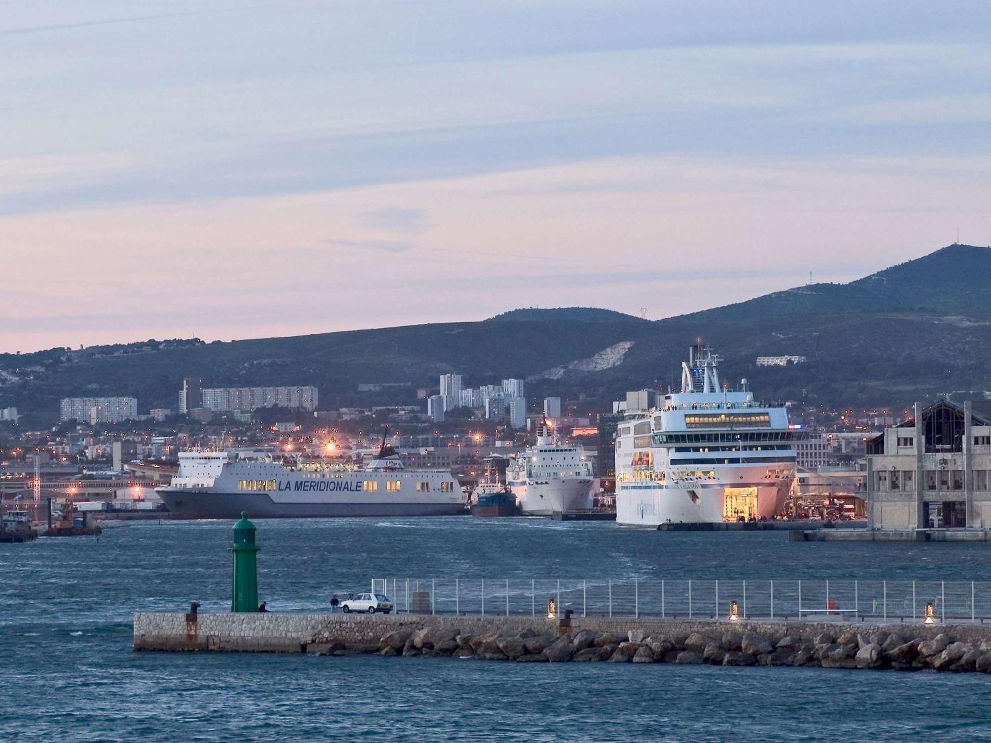 Ibis Budget Marseille Vitrolles ヴィトロル エクステリア 写真